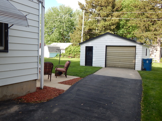 1388 N West Circle Dr, Kankakee, IL 60901 photo 3