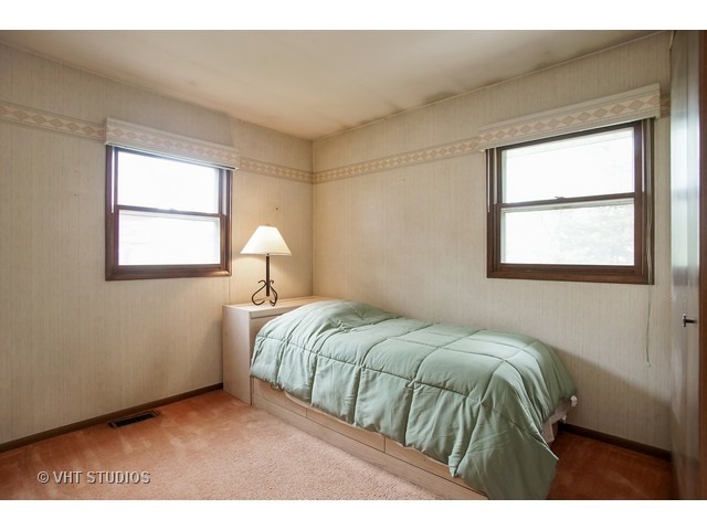 363 S Westgate Rd, Des Plaines, IL 60016 photo 6
