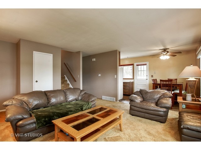363 S Westgate Rd, Des Plaines, IL 60016 photo 2