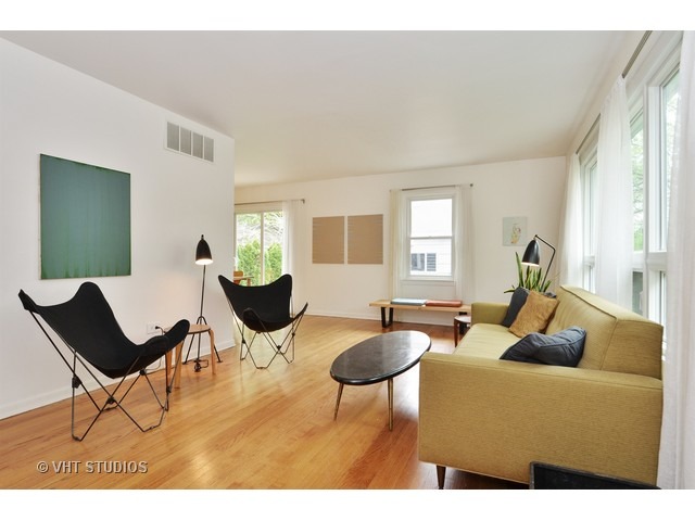 1430 Wilder St, Evanston, IL 60202 photo 2