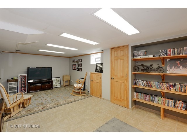 311 E Franklin St, Wheaton, IL 60187 photo 14