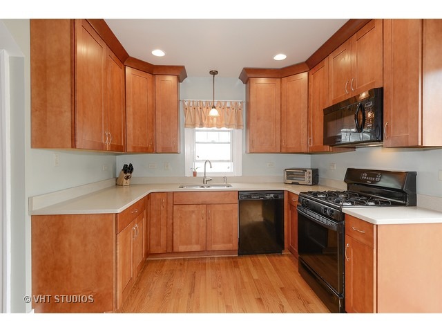 311 E Franklin St, Wheaton, IL 60187 photo 6