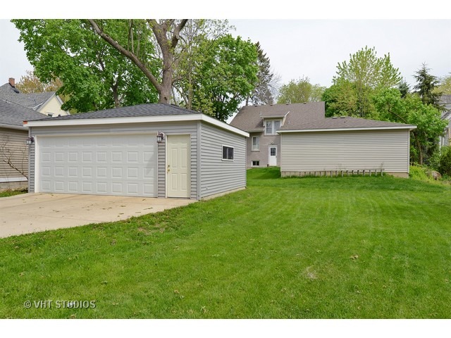 311 E Franklin St, Wheaton, IL 60187 photo 16