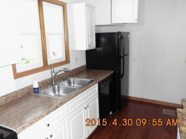 15 E Rock St, Plano, IL 60545 photo 2