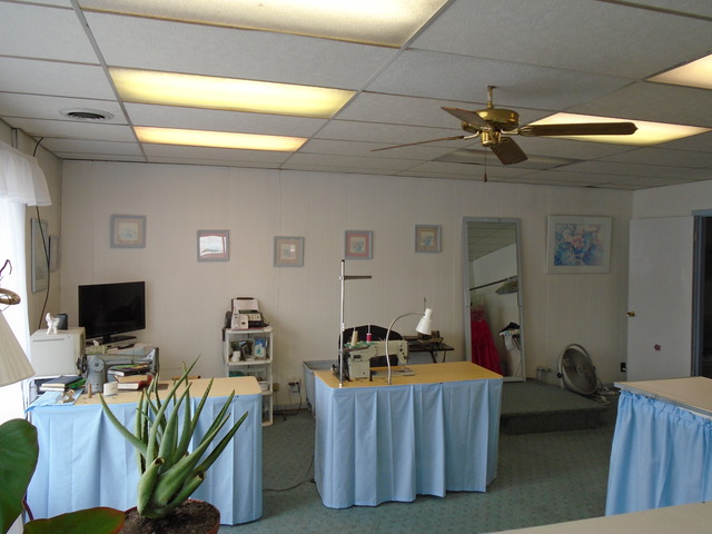 617 E Cass St E, Joliet, IL 60432 photo 2