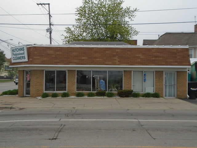 617 E Cass St E, Joliet, IL 60432 photo 1
