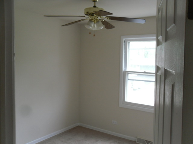 4095 Hudson Dr, Hoffman Estates, IL 60192 photo 12