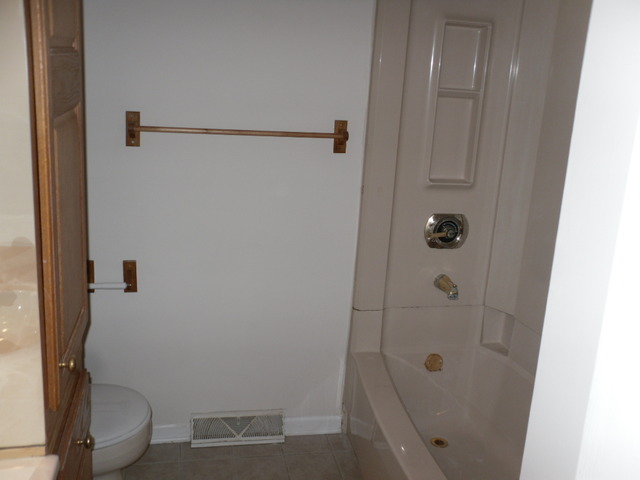 4095 Hudson Dr, Hoffman Estates, IL 60192 photo 11