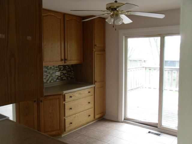 4095 Hudson Dr, Hoffman Estates, IL 60192 photo 9
