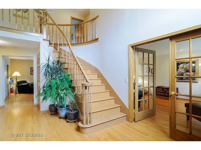 5703 Michael Ct, Rolling Meadows, IL 60008 photo 2