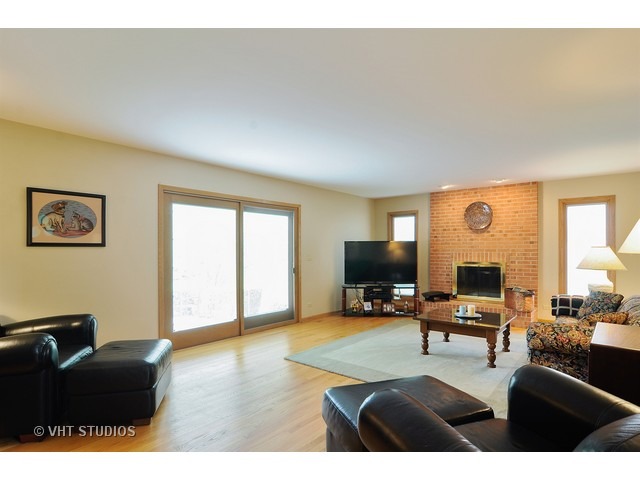 5703 Michael Ct, Rolling Meadows, IL 60008 photo 9