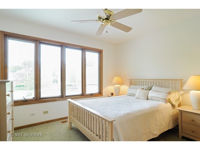 5703 Michael Ct, Rolling Meadows, IL 60008 photo 17