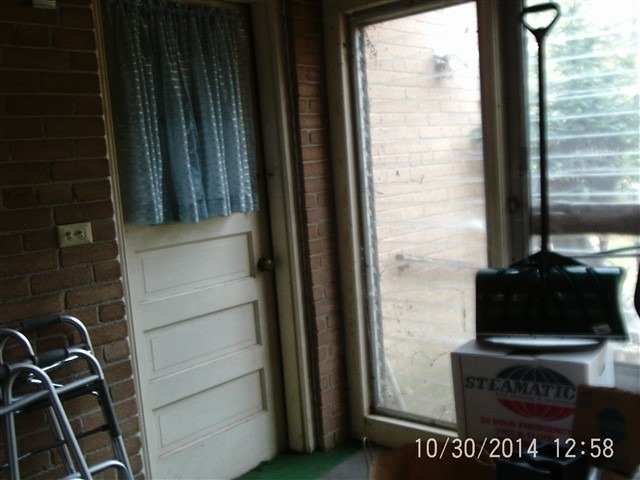 284 N 8th Ave, Des Plaines, IL 60016 photo 6