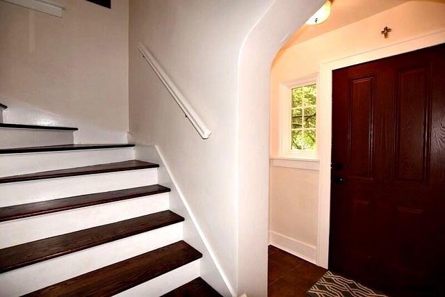 611 S Gables Blvd, Wheaton, IL 60187 photo 2