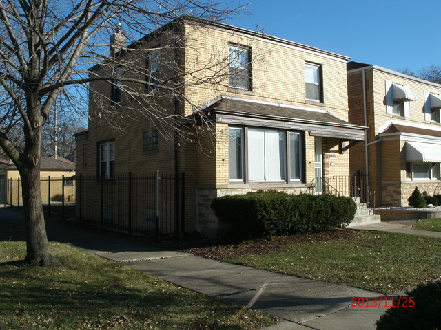 10501 S Eberhart Ave, Chicago, IL 60628 photo 2