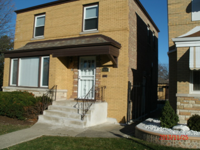 10501 S Eberhart Ave, Chicago, IL 60628 photo 1