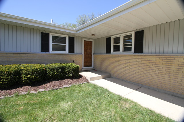938 Blaze Trl, Wheeling, IL 60090 photo 2