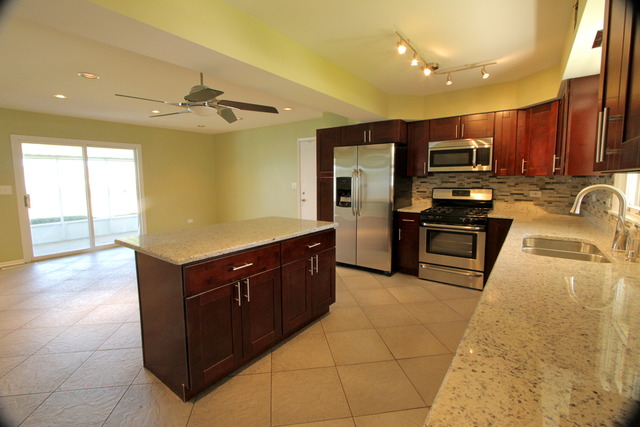 938 Blaze Trl, Wheeling, IL 60090 photo 3