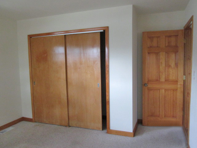 354 N 8th Ave, Des Plaines, IL 60016 photo 10