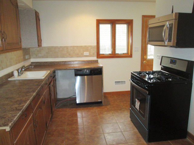 354 N 8th Ave, Des Plaines, IL 60016 photo 8