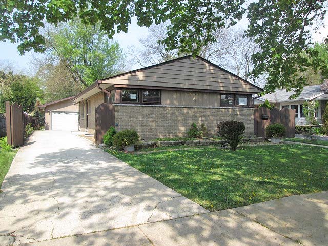 354 N 8th Ave, Des Plaines, IL 60016 photo 2