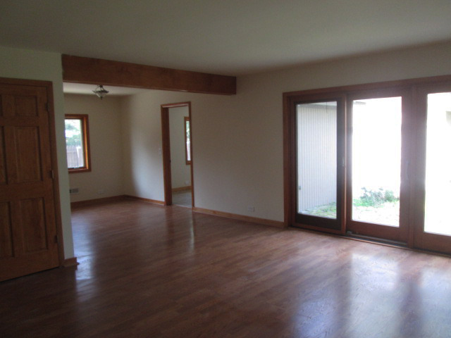 354 N 8th Ave, Des Plaines, IL 60016 photo 4