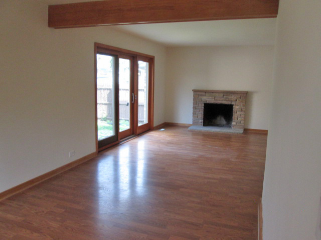 354 N 8th Ave, Des Plaines, IL 60016 photo 6