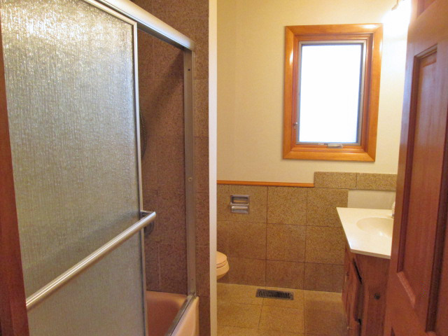 354 N 8th Ave, Des Plaines, IL 60016 photo 13