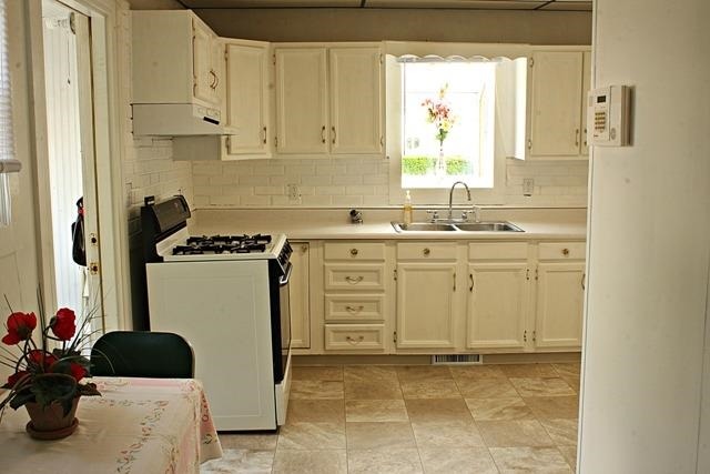 904 4th Ave, Sterling, IL 61081 photo 3