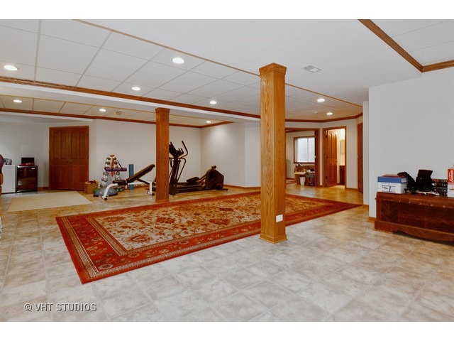 1376 Mansfield Dr, Aurora, IL 60502 photo 20