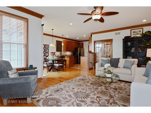 1376 Mansfield Dr, Aurora, IL 60502 photo 7