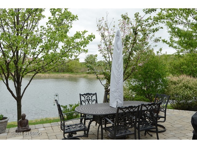 1376 Mansfield Dr, Aurora, IL 60502 photo 23