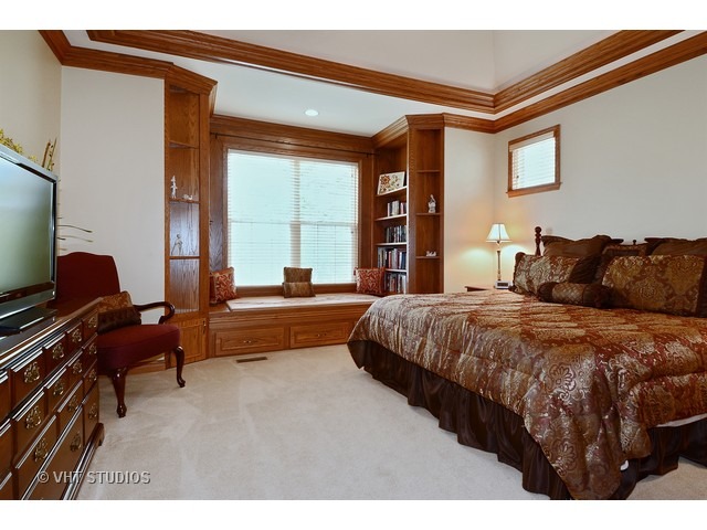 1376 Mansfield Dr, Aurora, IL 60502 photo 13