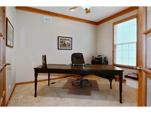 1376 Mansfield Dr, Aurora, IL 60502 photo 18
