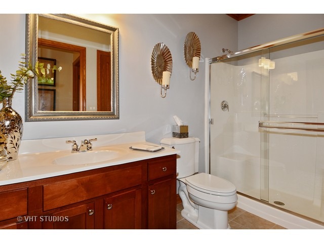 1376 Mansfield Dr, Aurora, IL 60502 photo 17