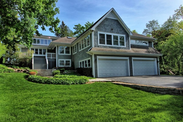 2119 Root Ln, Cary, IL 60013 photo 1