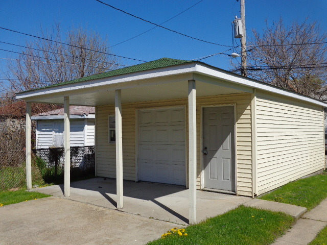 832 E 89th St, Chicago, IL 60619 photo 2