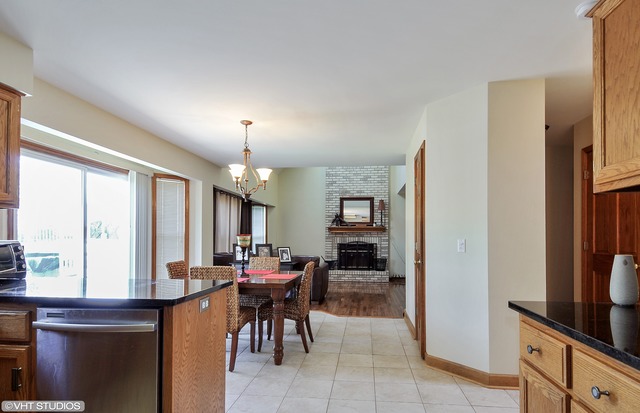 24947 Vermette Rd, Plainfield, IL 60585 photo 4