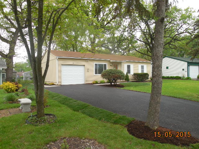 11 E Pine St, Streamwood, IL 60107 photo 1
