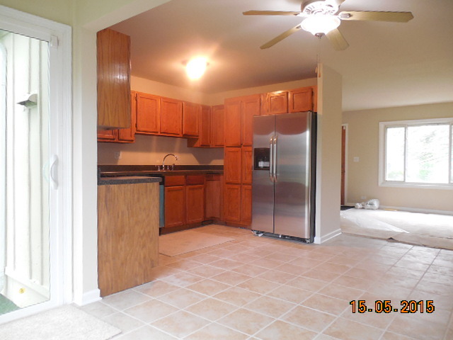 11 E Pine St, Streamwood, IL 60107 photo 3