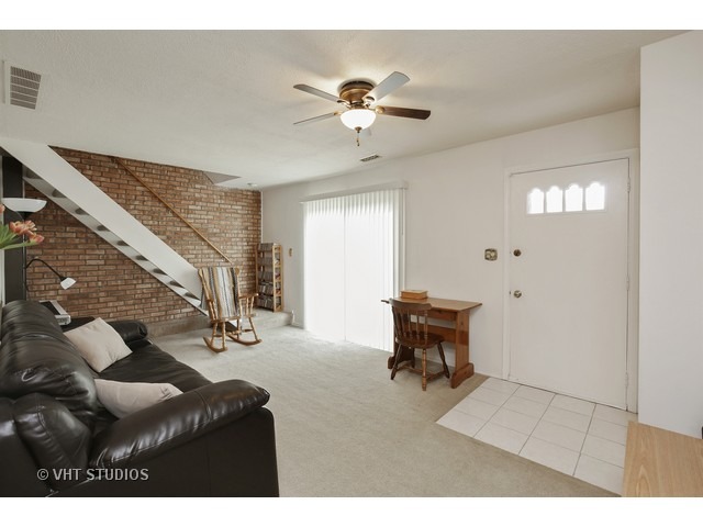 121 Lucille Ct #b, Bartlett, IL 60103 photo 1