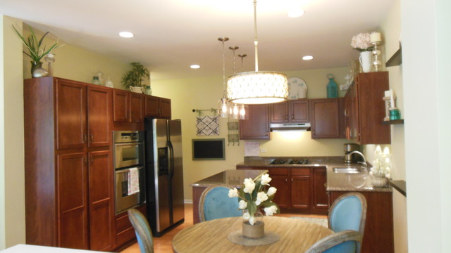 2130 Yale Cir, Hoffman Estates, IL 60192 photo 5