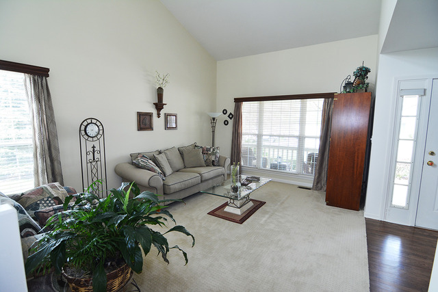 2251 Deerpath Dr, Elgin, IL 60123 photo 4