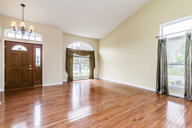 6805 Desert Dr, Plainfield, IL 60586 photo 4
