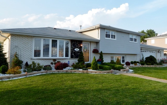7356 W 85th St, Bridgeview, IL 60455 photo 1