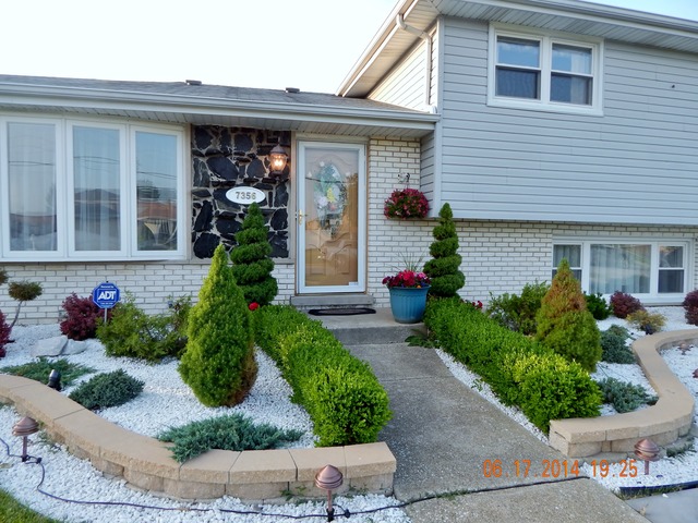 7356 W 85th St, Bridgeview, IL 60455 photo 2