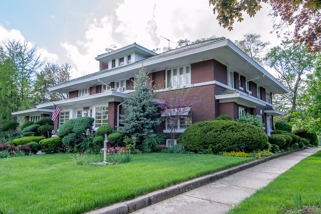 420 Douglas Ave, Elgin, IL 60120 photo 2
