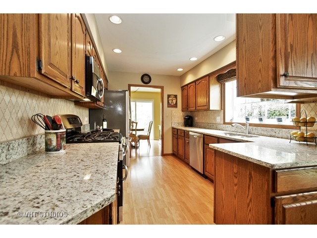 1360 Meyer Rd, Hoffman Estates, IL 60169 photo 5