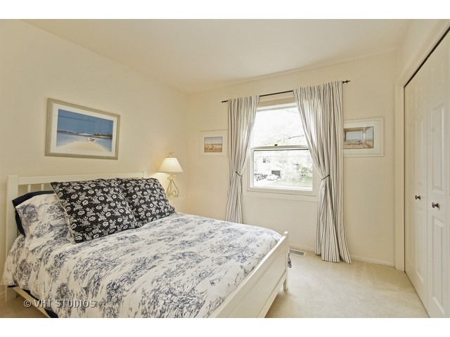 1360 Meyer Rd, Hoffman Estates, IL 60169 photo 14