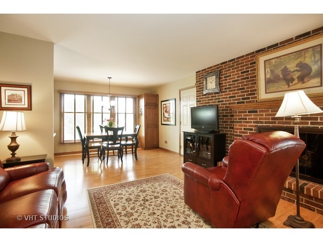 1360 Meyer Rd, Hoffman Estates, IL 60169 photo 9